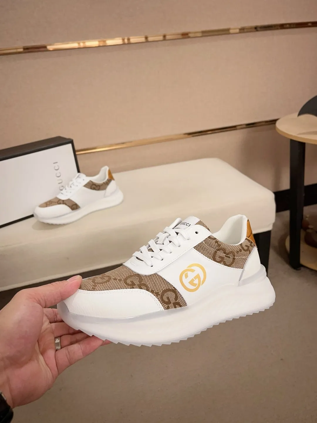 Men's men's shoes💰 462💰🇮🇹🇮🇹GUCCI🔍🔍new models are on sale at the same time at the counter. The uppers🇮🇹 are made of top-grain cowhide imported from Italy. Fully imported genuine leather lining 💪💪, completely 1⃣️ to 1⃣️ replica 🇮🇹💪💪, ⚠ sole: original sole provided by the original factory, exclusive movable molded sole super comfortable, ⚠ original factory follow-up, 🔍🔍 high quality, you can go in and out of the counter at will, welcome to compare⚠. Code number:38-44